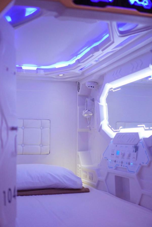 The Capsule Malioboro Vandrehjem Yogyakarta Eksteriør billede